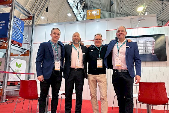 Tyytyväisissä messutunnelmissa Stuttgartissa Eemil Ali-Haapala (vas.), Hannu Ali-Haapala, Mika Krieger ja Olli Ali-Haapala.